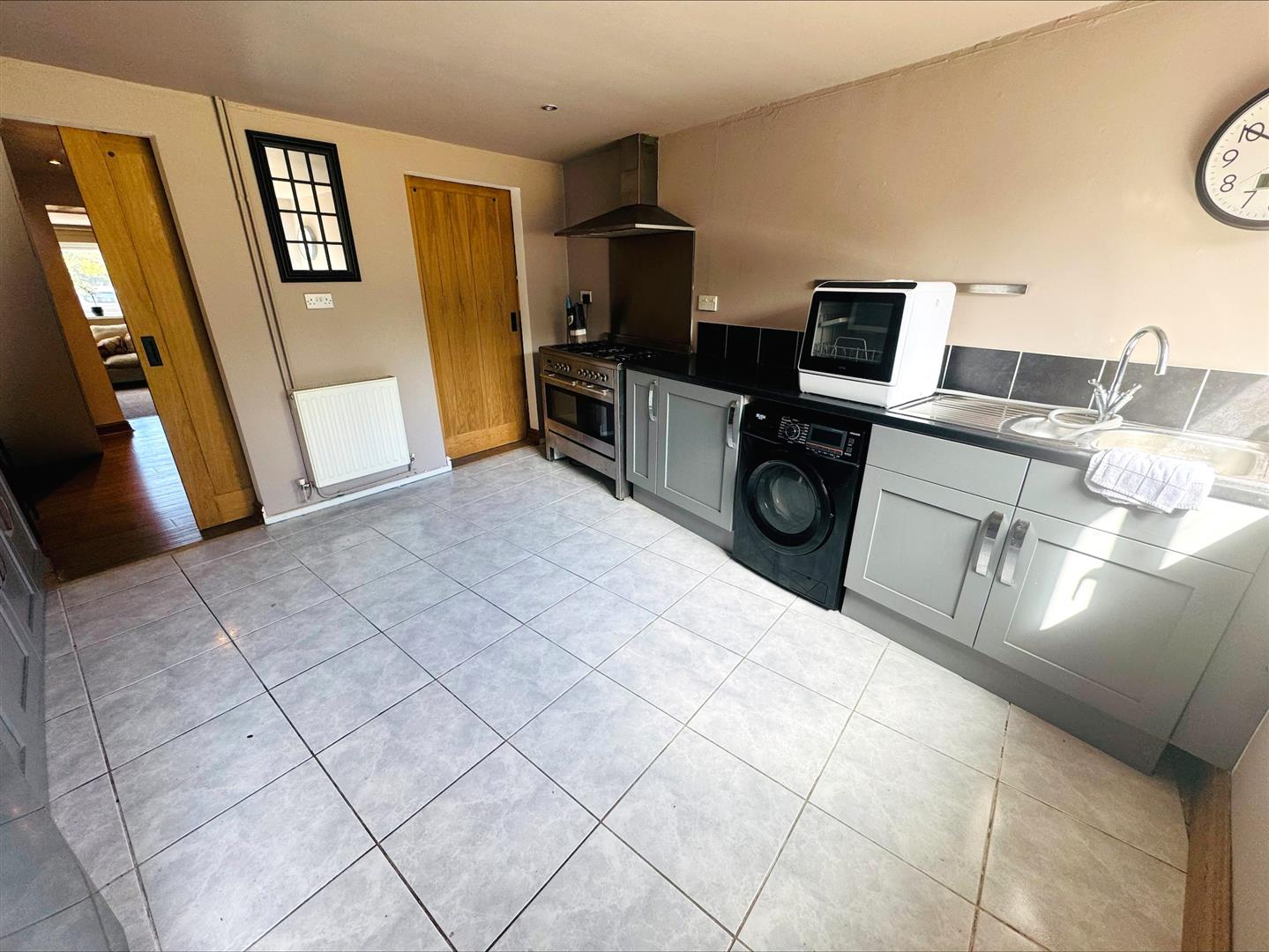 Globe Row, Llanelli, SA14 8PA